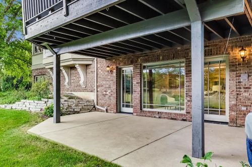 6972 Fieldstone Dr, Willowbrook IL  60527-6969 exterior