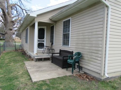 1133 Justine Dr, Kankakee, IL 60901-5817