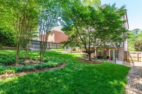 2767 Grv St, Atlanta GA  30319-2843 exterior