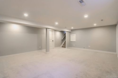 8168 Hinsdale Dr, Englewood CO 80112-1910 exterior