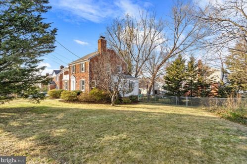 1626 Oakview Dr, Silver Spring MD 20903-2243 exterior