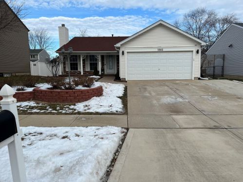1866 Longboat Dr, Elk Grove Vlg, IL 60007-6927