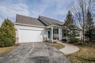 4467 Mill Brook Cir, Plattville, IL 60560-5127