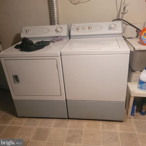 2329 11 St, Philadelphia PA 19133-1005 exterior