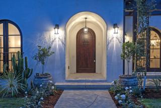 801 Citrus Ave, Los Angeles, CA 90036-4930
