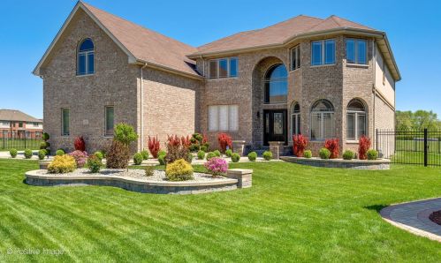 18503 Bellamy Rd, Country Club Hills, IL 60478-5279