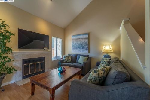 5483 Treeflower Dr, Livermore, CA 94551-6908