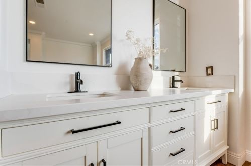 18458 Lakepointe Dr, Riverside CA  92503-0252 exterior