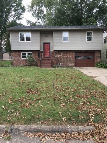 814 38th St, Parkersburg, WV 26105-2738