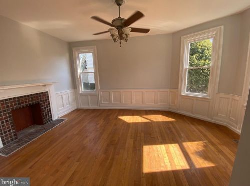69 Church St, Beverly, NJ 08010-3526