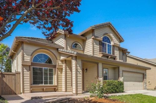 104 Gilded Rock Cir, Folsom, CA 95630-3275