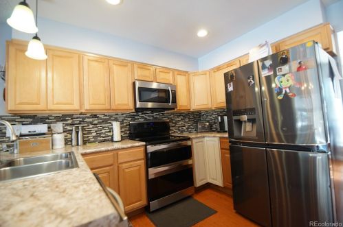 848 Naples Way, Aurora CO 80017-3170 exterior