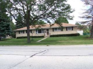 27 Braintree Dr, Schaumburg, IL 60193-1379