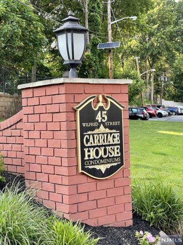 45 Wilfred St, Town Center NJ  07052-5827 exterior