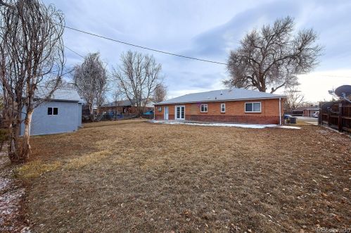 840 Ursula St, Denver CO  80011-6656 exterior