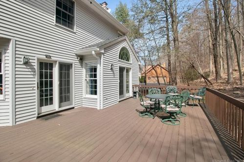 190 Copper Ridge Rd, Southington CT  06489-4645 exterior