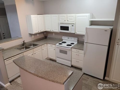 1930 Shamrock Dr, Broomfield CO exterior