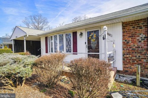 2908 Chapel View Dr, Silver Spring, MD 20904-1814