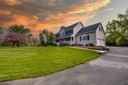 11 Van Fleet Rd, Branchburg, NJ 08853-4301