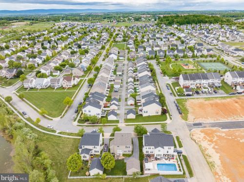 200 Colston Rd, Charles Town WV  25414-5493 exterior