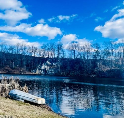 27 Mud Pond Rd, Sparta, NJ 07871-3413
