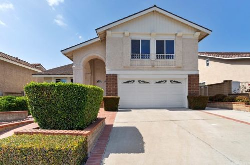 22185 Debra St, El Toro, CA 92630-2330