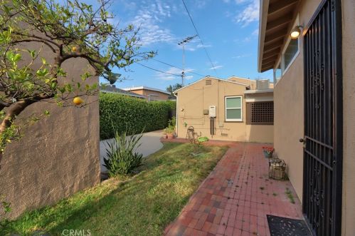 1205 Cleveland Rd, Glendale CA  91202-2602 exterior