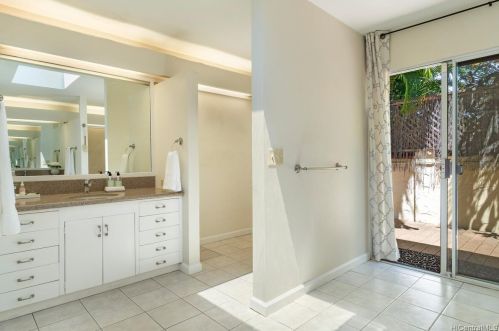 4678 Kahala Ave, Honolulu HI  96816-5211 exterior