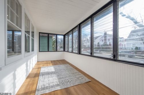 21 Overlook Ter, Maplewood, NJ 07040-3607