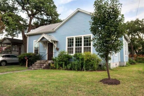609 35th St, Austin, TX 78705-1206