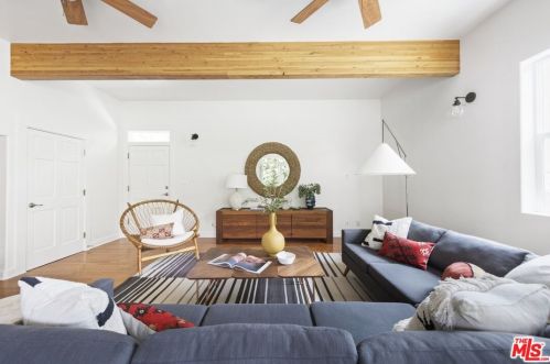 2832 Mayfield Ave, Glendale CA 91214-3816 exterior