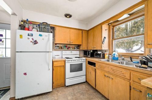 235 Arrowhead Rd, Duluth, MN 55803-2406