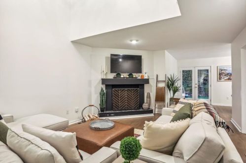 1209 Brookhaven Woods Ct, Atlanta GA  30319-3880 exterior