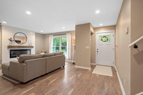 10208 Quinn St, Minneapolis, MN 55433-4641