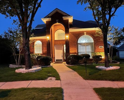 1080 Leisure Ln, Irving TX  75063-4613 exterior