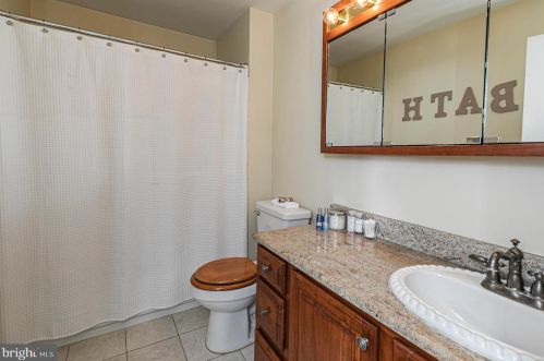 1 Tomlyn Dr, Princeton NJ  08540-4316 exterior