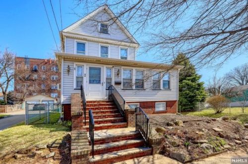 25 1st St, Ridgefield Park, NJ 07660-1008
