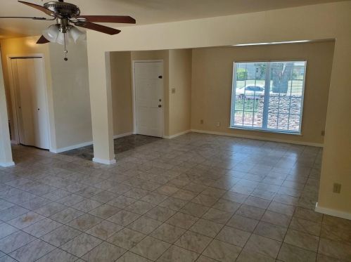 8515 Burrell Dr, Austin TX  78757-7829 exterior