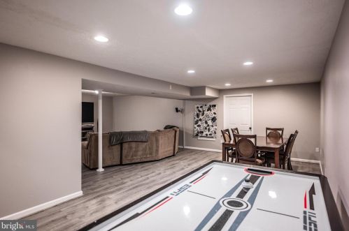 125 Gap Vw Blvd, Harpers Ferry WV 25425-3003 exterior