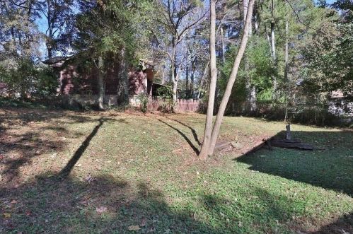 754 Rockborough Dr, Stone Mountain, GA 30083-3849