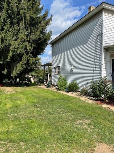 310 Longfellow St, Vandergrift, PA 15690-1447