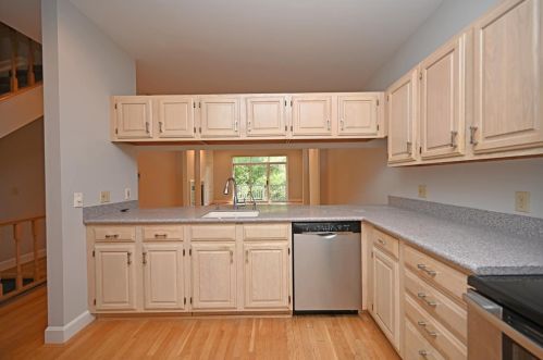 2102 Alpine Pl, Cincinnati OH  45211-3528 exterior