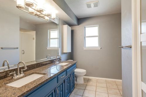 3712 Cemetery Hl Rd, Carrollton TX 75007-5651 exterior