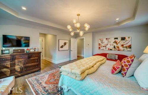 2382 Ewing Dr, Atlanta GA  30319-3929 exterior