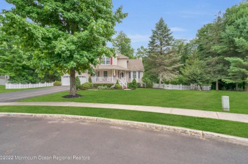 3 Pepperidge Ct, Jackson Twp, NJ 08527-1167