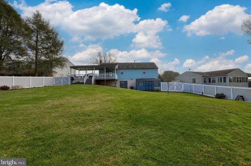 15 Rosewood Dr, Lancaster PA  17603-9329 exterior