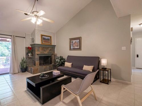 408 Heritage Trl, Granbury TX  76048-5845 exterior