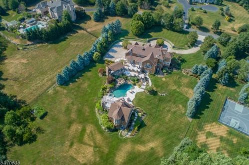3 Ashland Ter, Chester, NJ 07930-3024