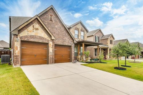 5644 Spirit Lake Dr, Fort Worth, TX 76179-7618