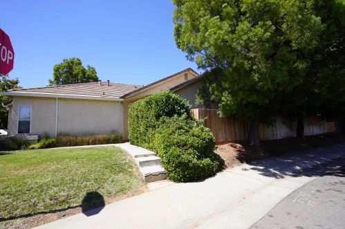 9241 Trenholm Dr, Elk Grove, CA 95758-6578